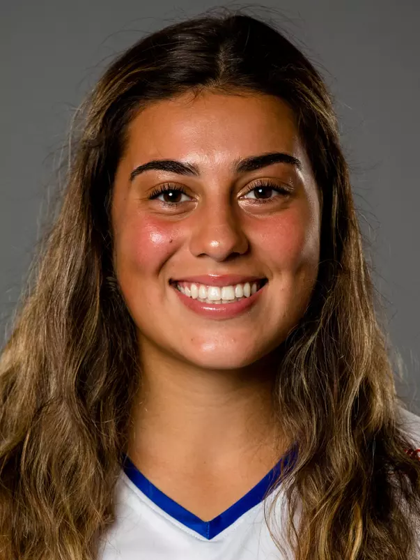 Victoria Bastos headshot