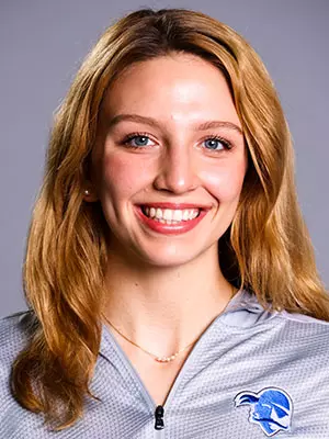 Madeline Field Headshot