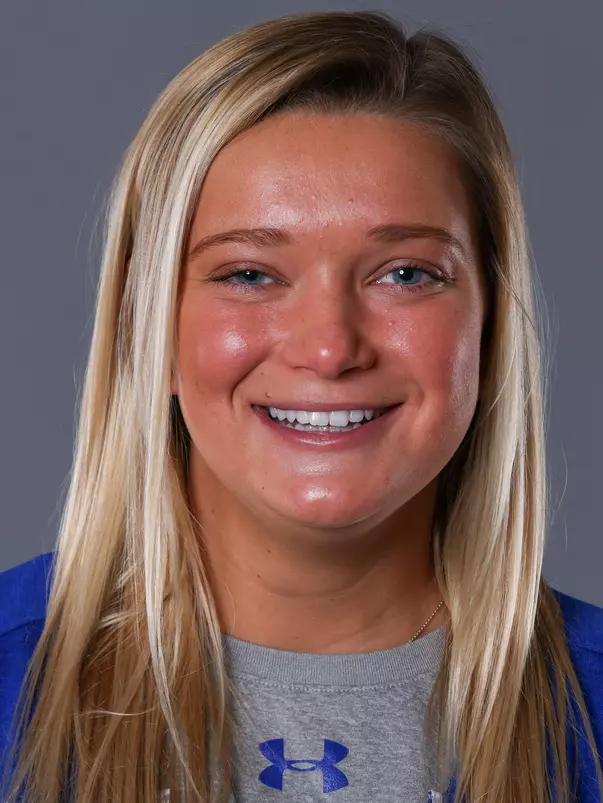 Julie Stankiewicz Headshot