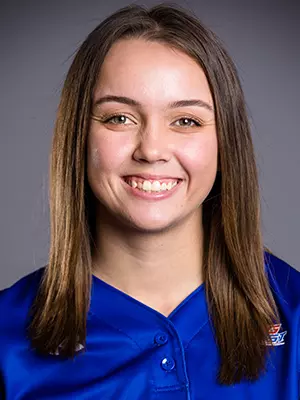 Baylee Allender Headshot