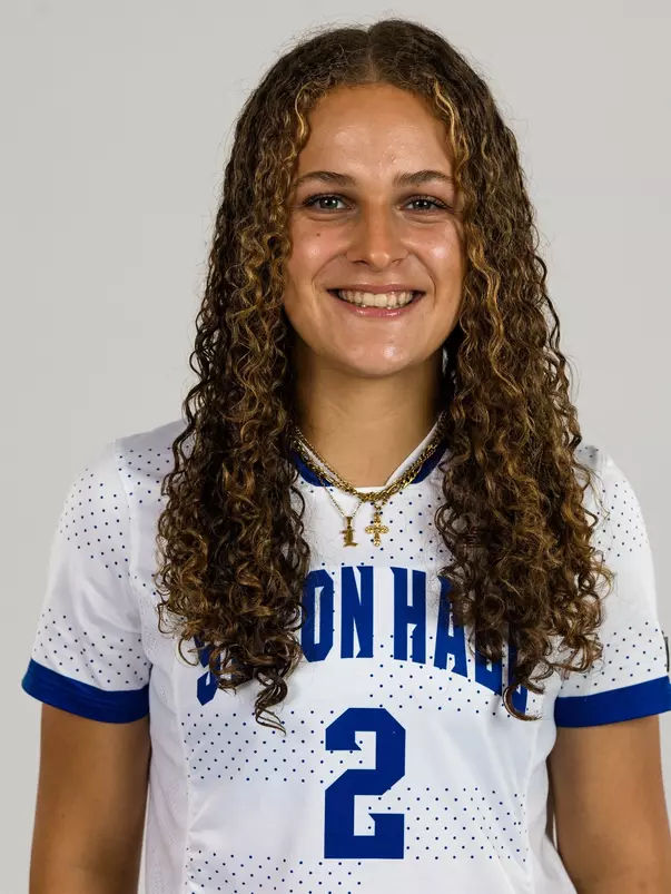 Lily Camacho headshot