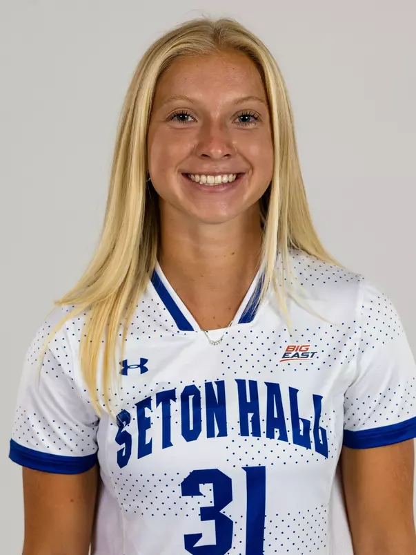 Ella Conger headshot