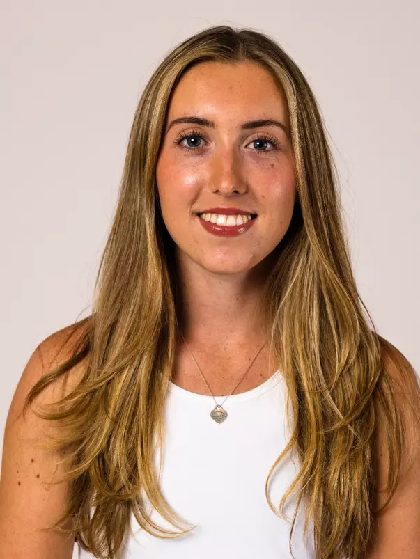 Imogen Brooker Headshot