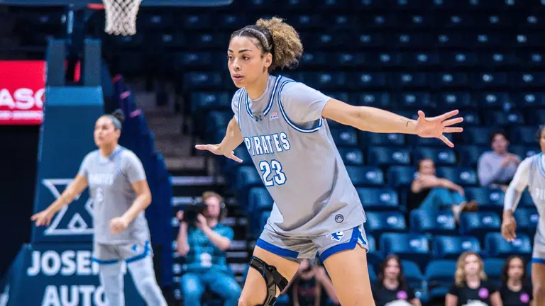 Codio, Pirates Hold Off Xavier to Clinch Bye, 64-55