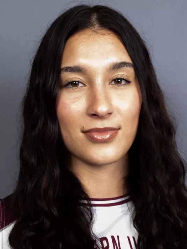 Beatriz Piaia Headshot