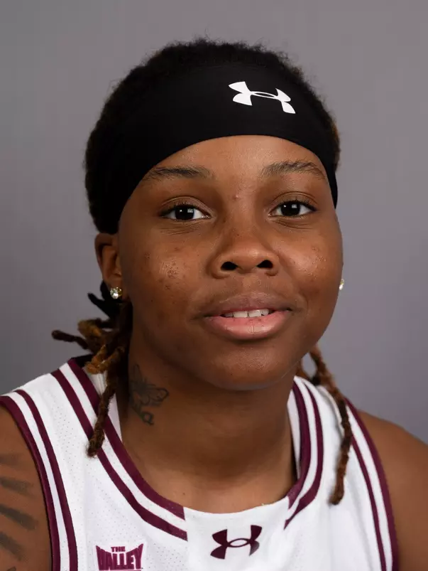 Shakara McCline Headshot