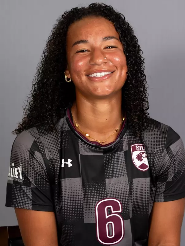 Maya Dixon - Headhsot