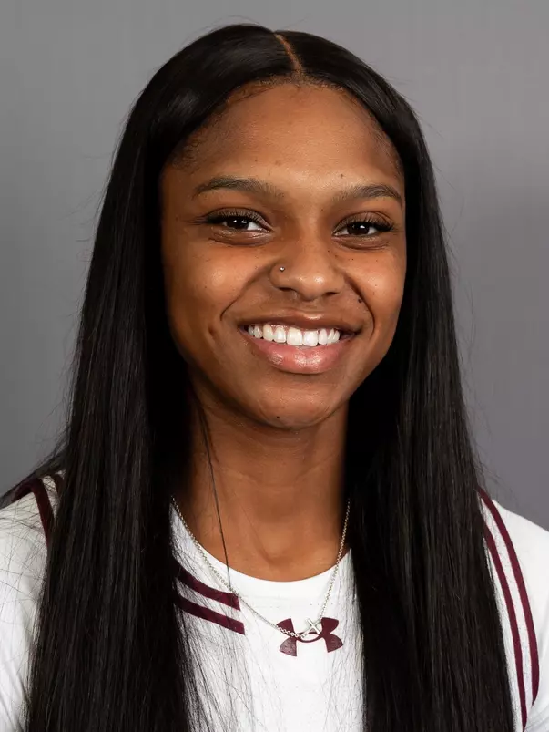 Kayla Cooper Headshot