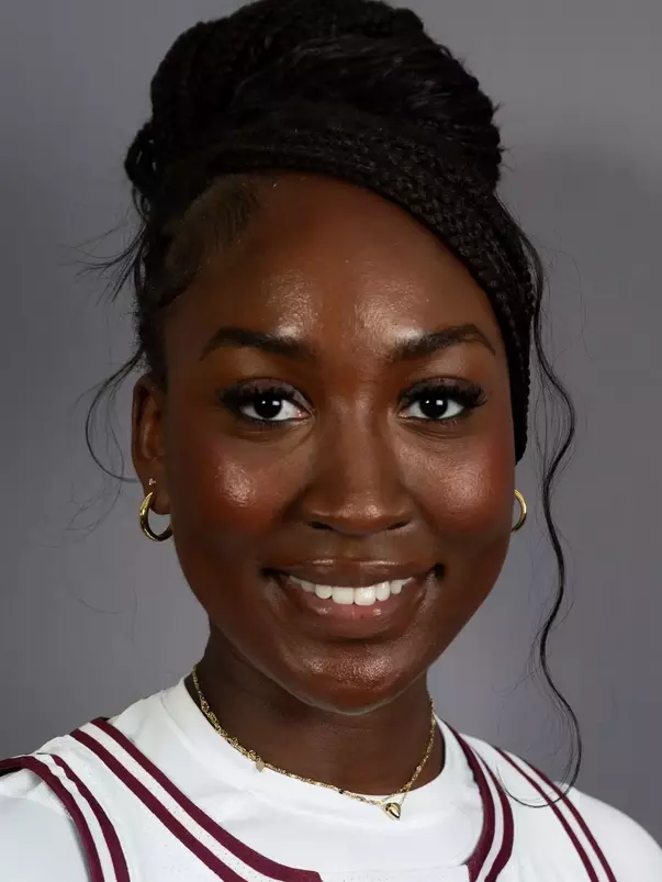 Lynelle Awou Headshot