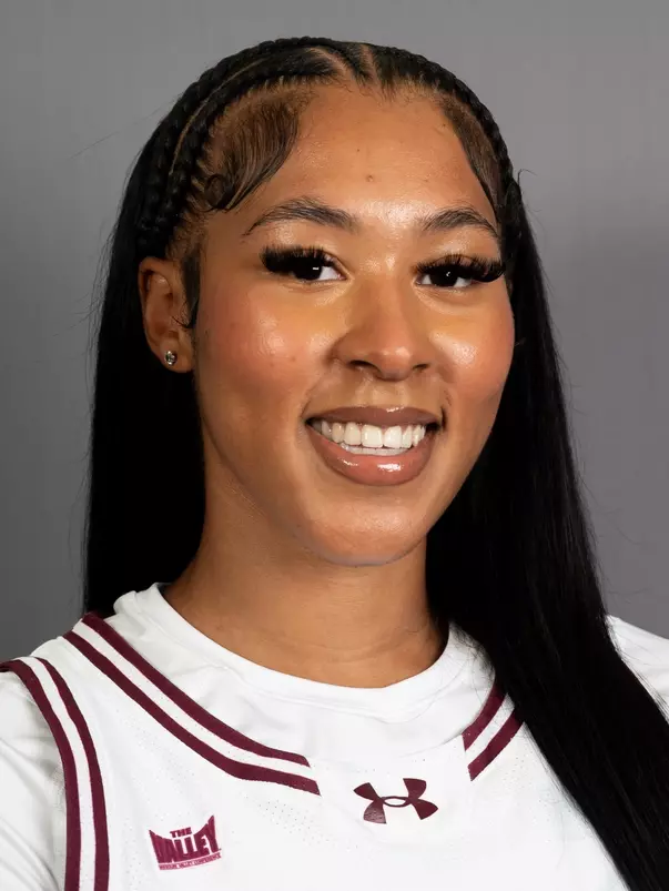 Mia Gaines Headshot