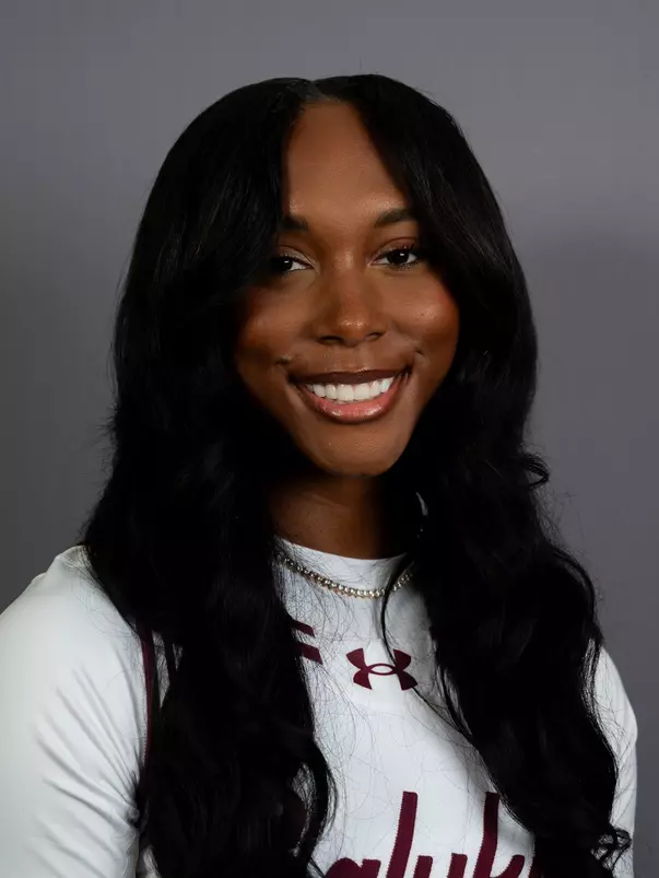 Raeven Boswell Headshot