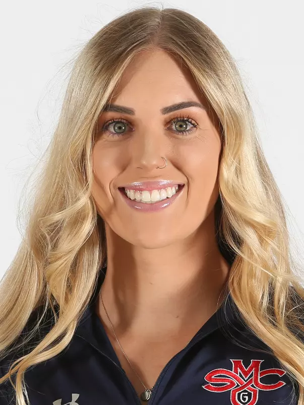 Madison Potts Headshot 2021