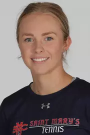 Dani McIntyre 2021 head shot