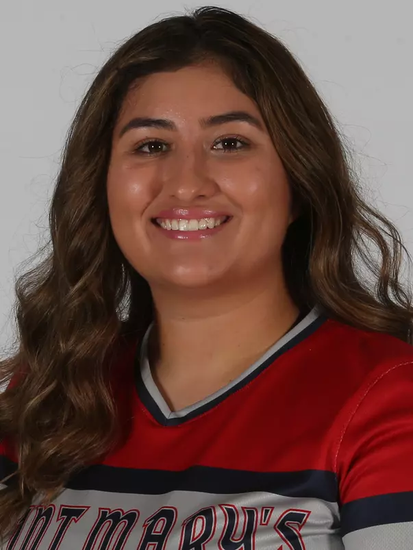 SB Earle Headshot 2022