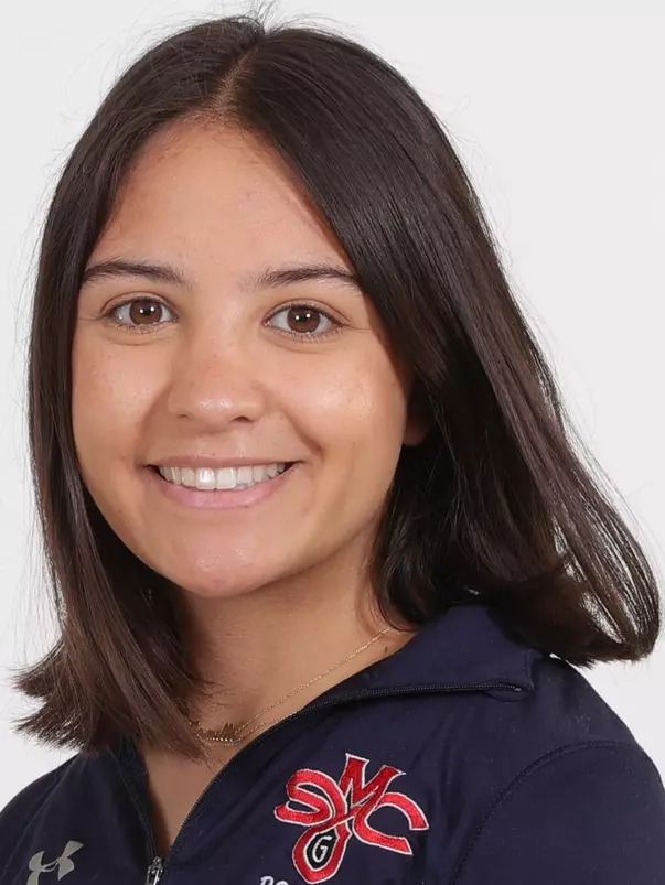 Camille Bischoff Headshot