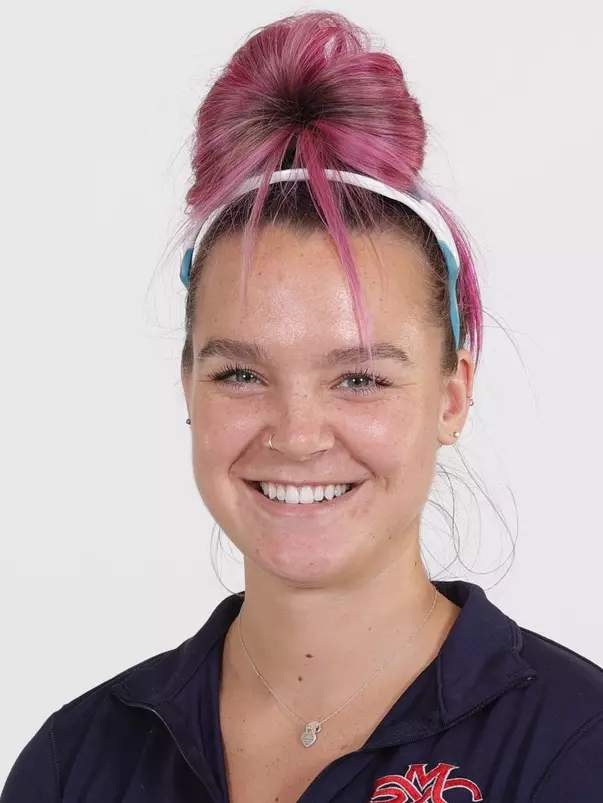 Fiona Smeltzer Headshot