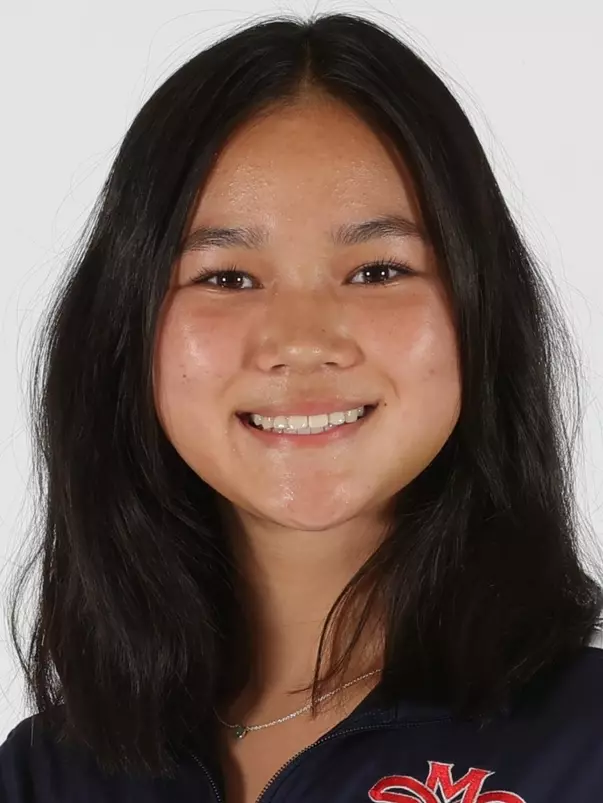 Elizabeth Nip Headshot 2022