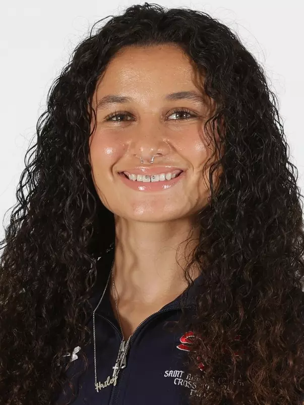 Hailey Vines Headshot 2022