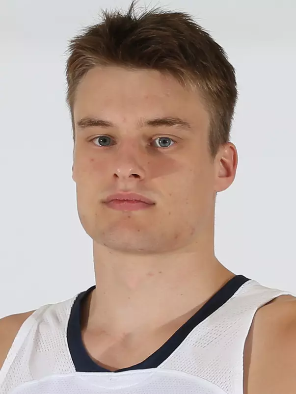 Saxen Headshot 2022-23