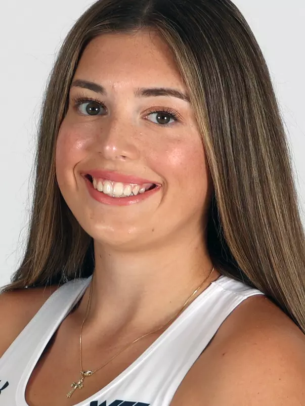 Kylie Wisely XC 2025 Head Shot