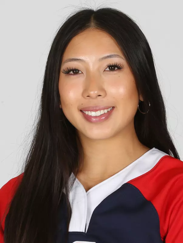 Lauren Tran 2026 Headshot