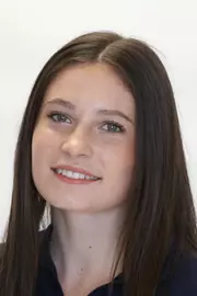 Poppy_Nivarovich_Headshot_2026