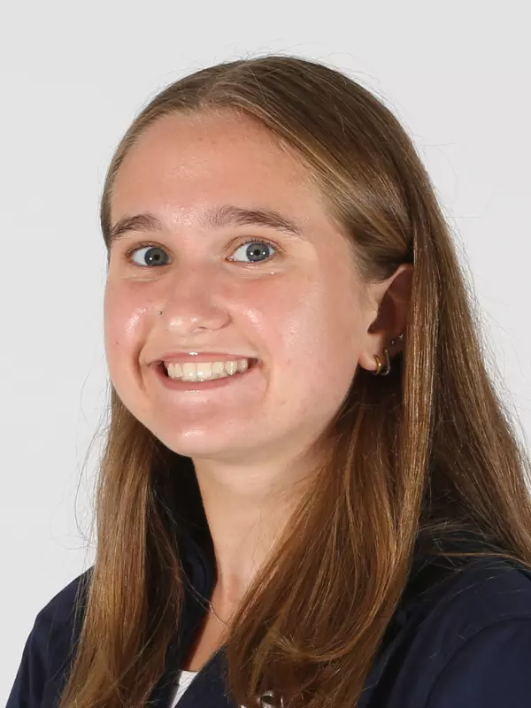 Zoe_Leach_Headshot_2026