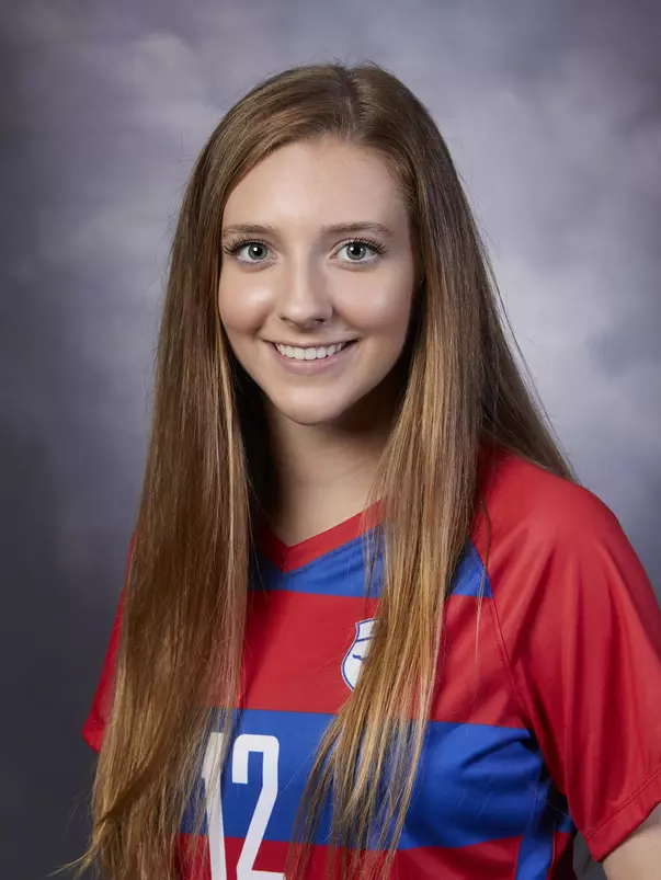 Maddie Hansen Headshot