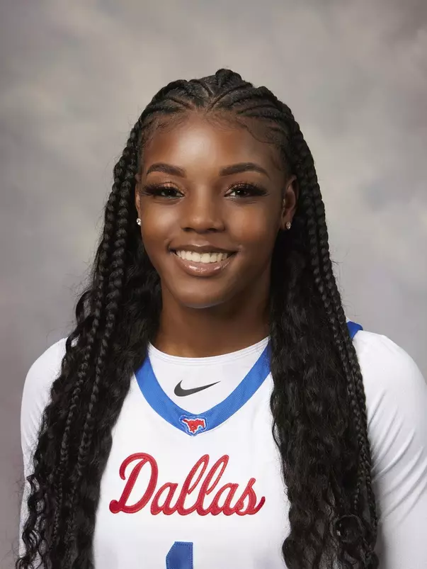 Desirae Mathis Headshot