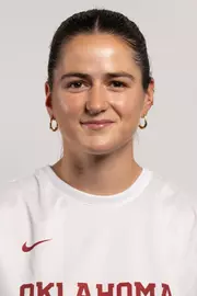 Leonie Weber 2024 Headshot
