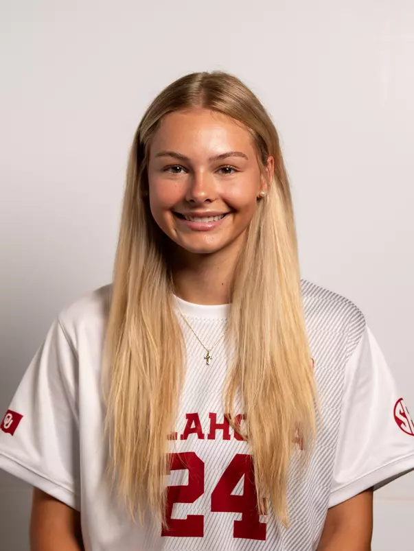 NORMAN, OK - July 28, 2025 - Oklahoma Defender Natalie Hoefer (#24) official headshot for 2025-26. Photo By OU Photo/University of Oklahoma
