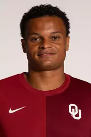 Oscar Lacides headshot