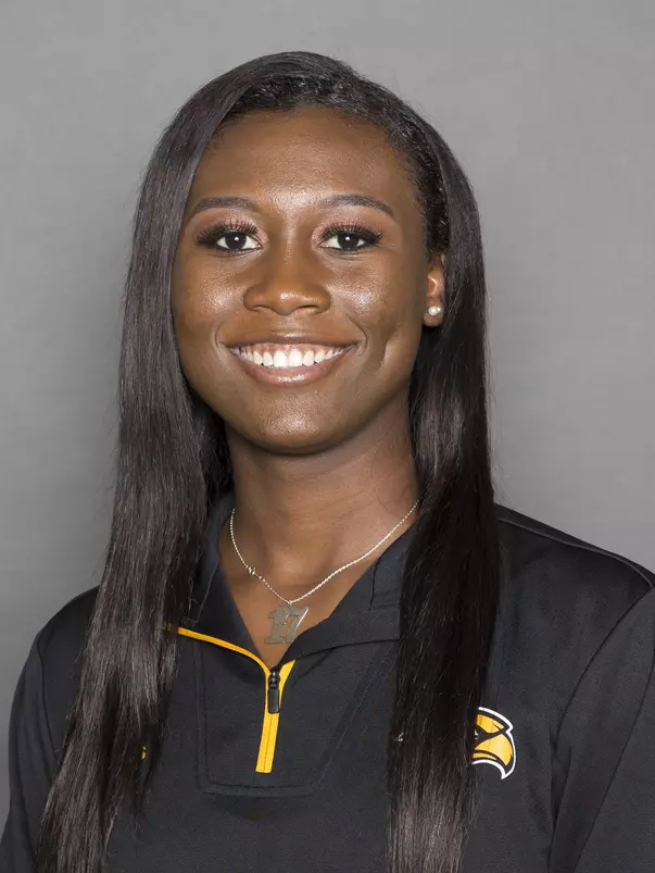 Alyssa Davis Headshot