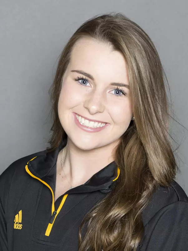 Madison Rayner Headshot