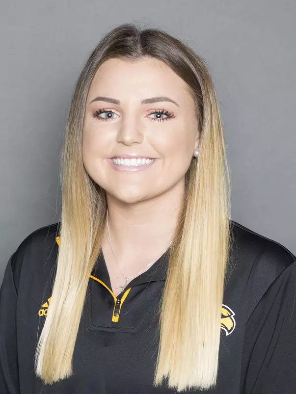 Abby Trahan Headshot