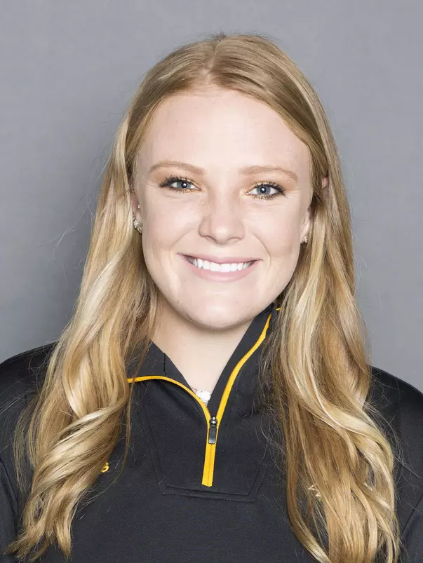 Samantha Papp Headshot