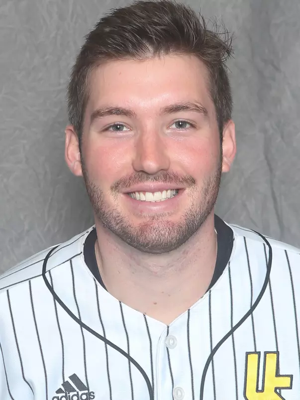 Tweedy Headshot 2021