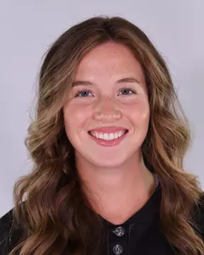 Lorna Agren 2022 Headshot