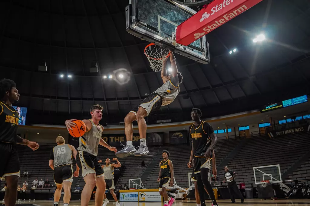 Brandon Weston dunks during the Black and Gold Scrimmage