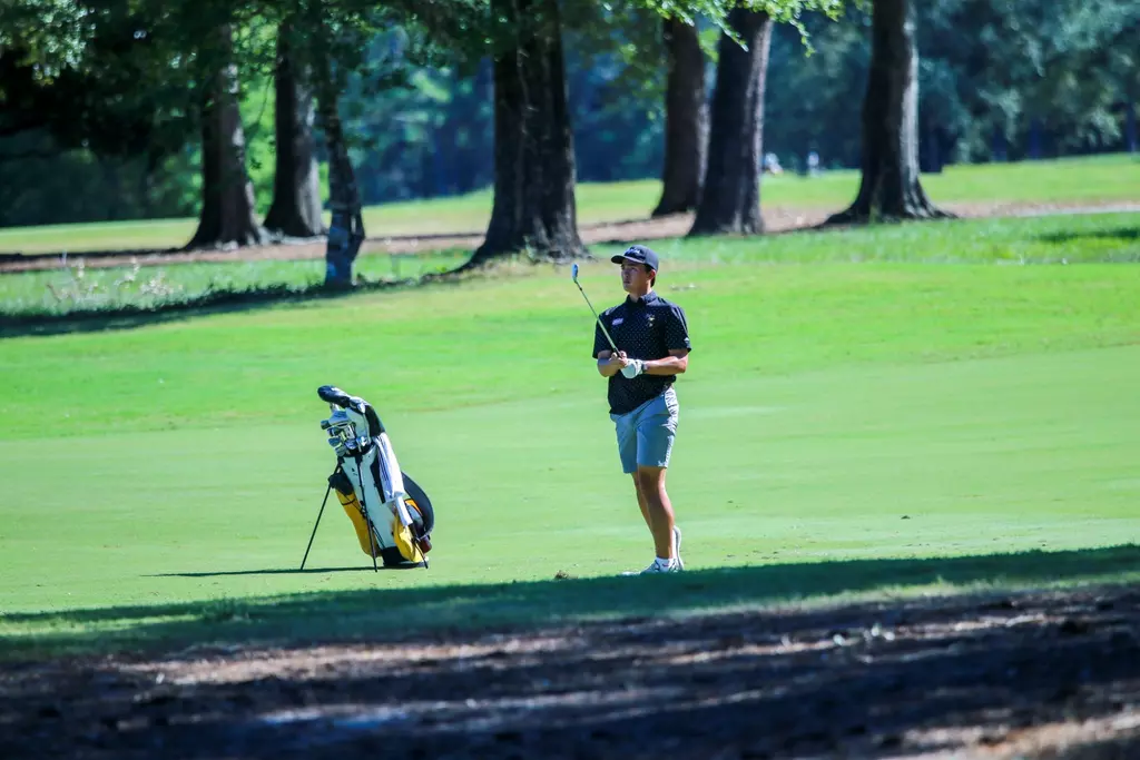Matthew Javier eyeing up a chip - Q