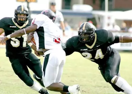 Rod Davis - Linebacker