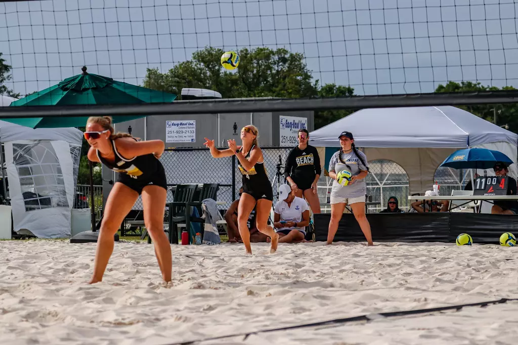 Laurel Dennis and Sadie McAda ready for a dual in the 2025 SBC Tournament