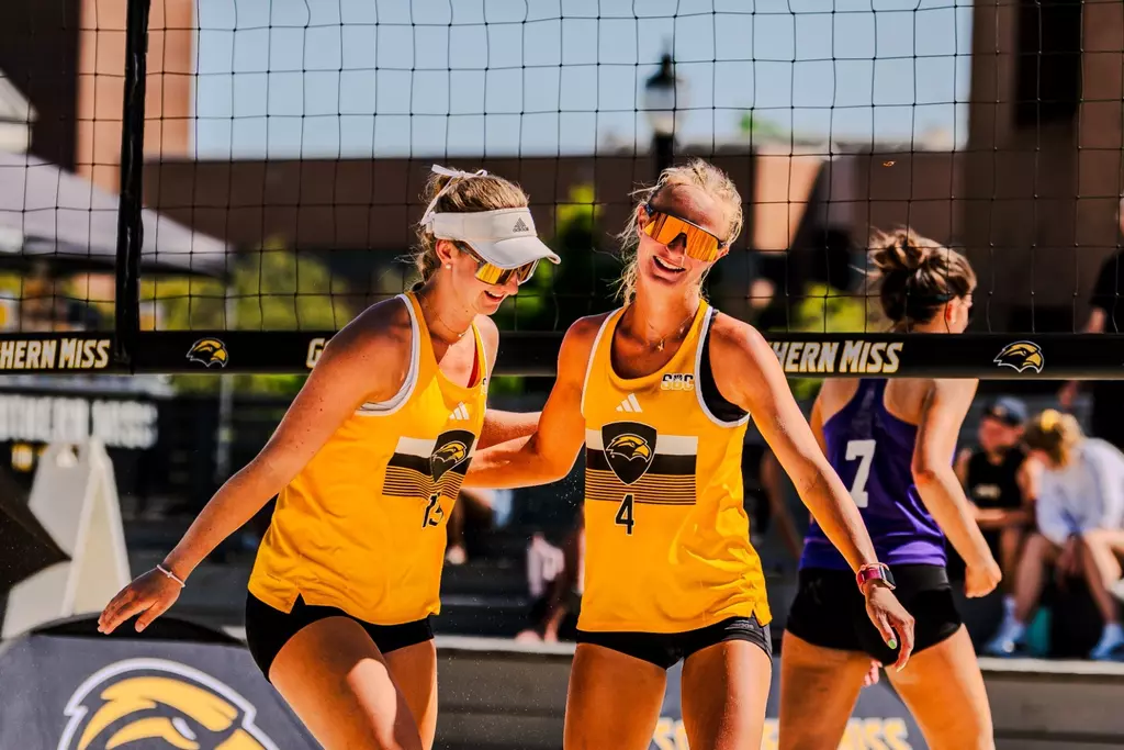 Sadie McAda and Laurel Dennis at the Spring Break Slam