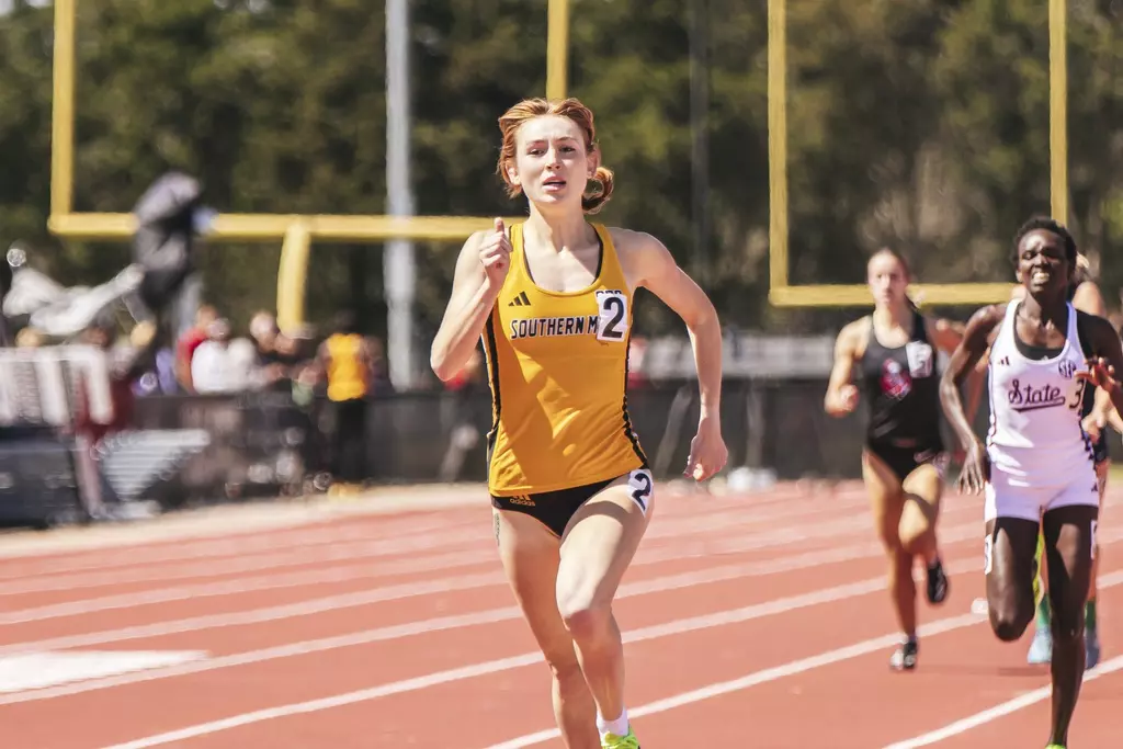 Emme Bates at the Bulldog Alumni Relays