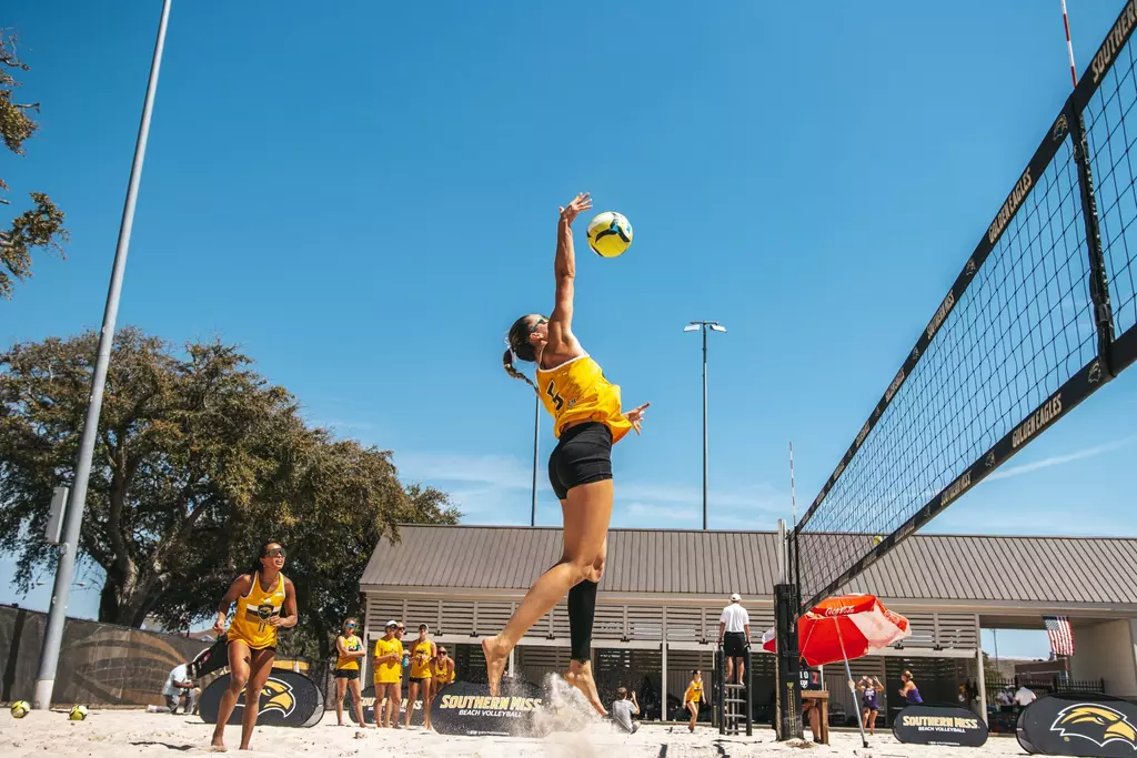 Iustina Corcoz at the net