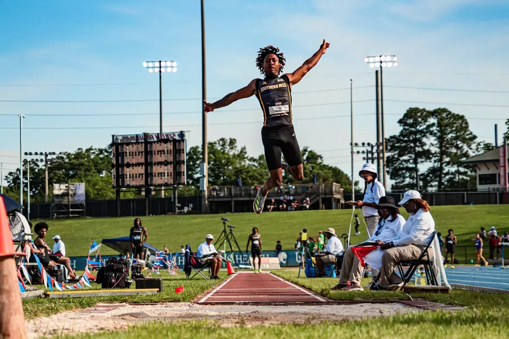 Tyler Nichols breaks the Sun Belt long jump record