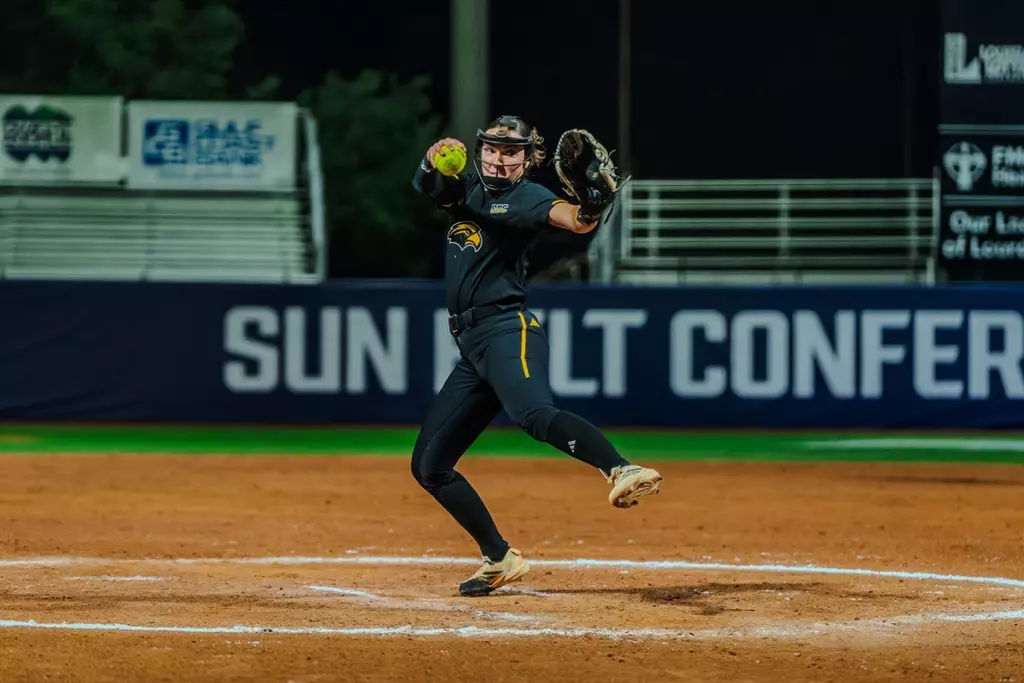 McCall Davis pitching at the SBC Tournament