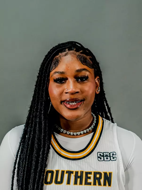 Nakiyah Allen Head Shot