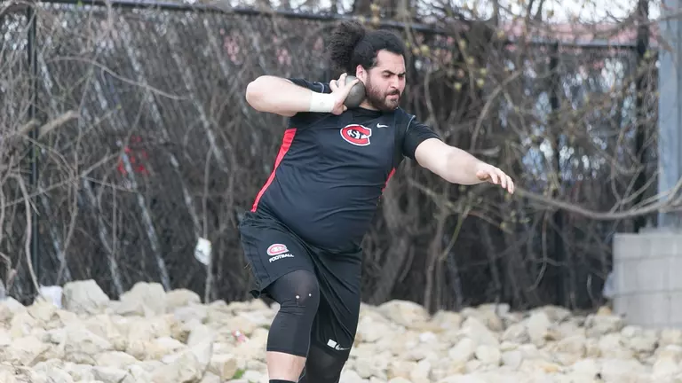 Rafael Saez and Ryan Johnson Lead Outdoor Track and Field Programs at Bolstroff Twilight