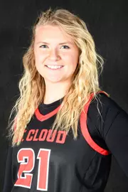 Tori Peschel headshot